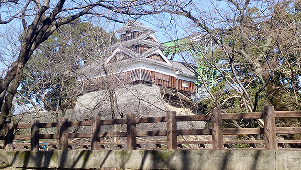 奇跡の一本足で支えていた「飯田丸五階櫓（やぐら）」
