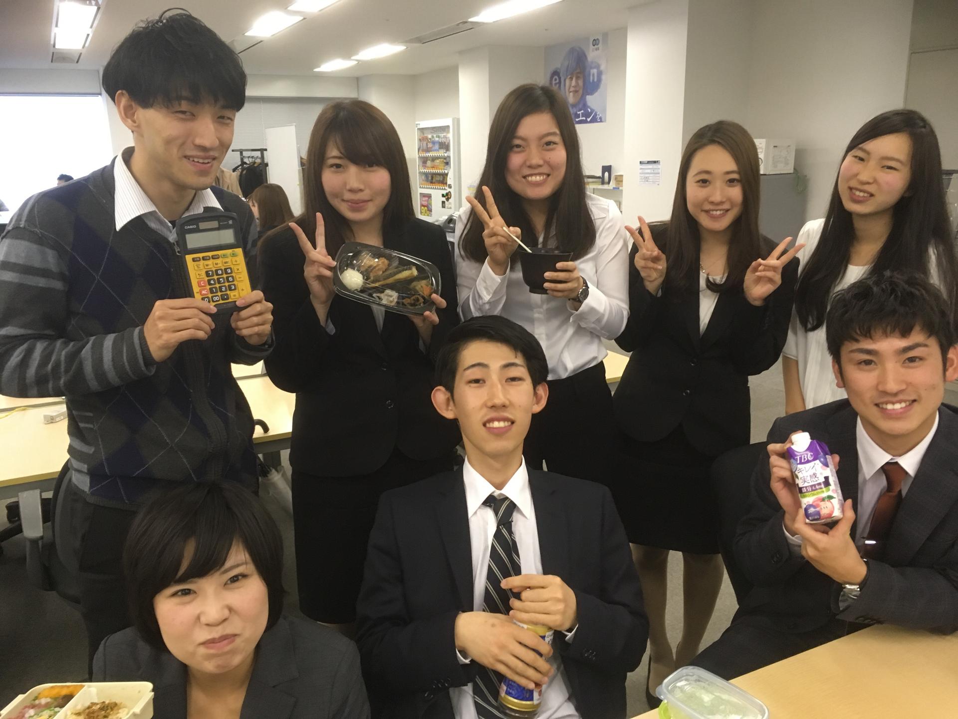 新卒たちのお昼休みにお邪魔してみた!#ウチの営業部