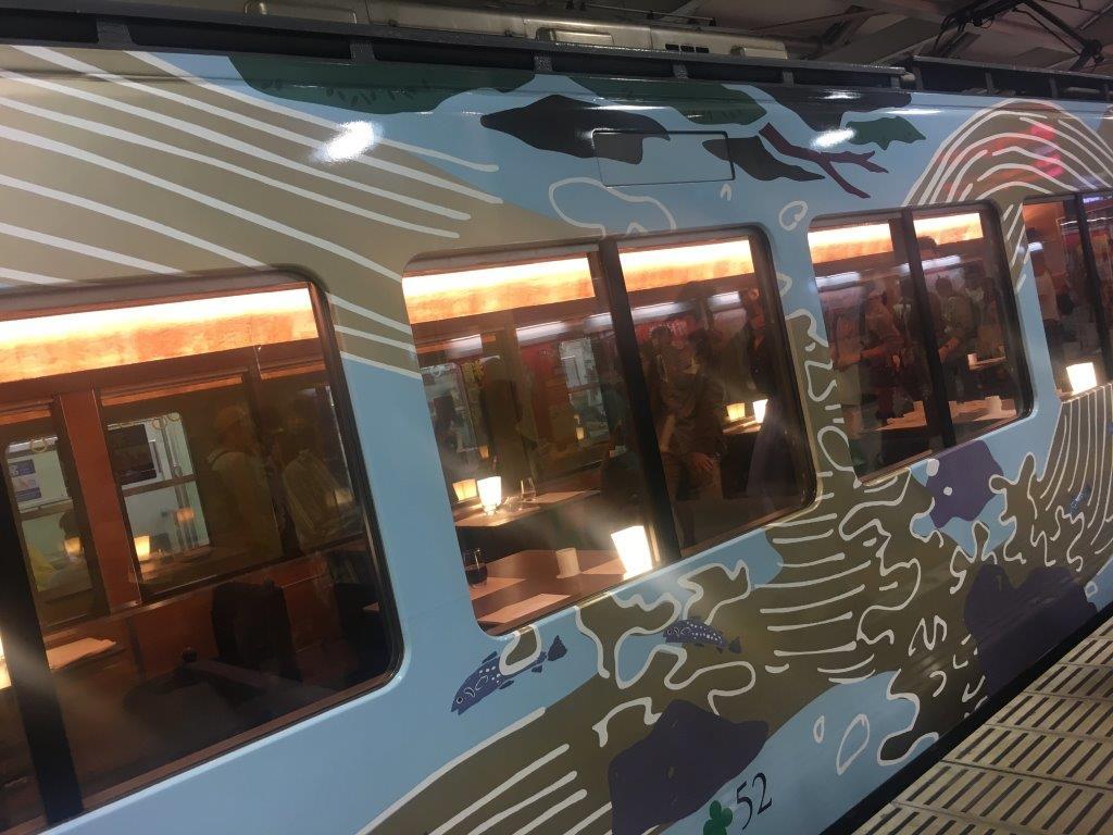 全席レストラン車両観光電車「52席の至福」で過ごす、贅沢な週末。