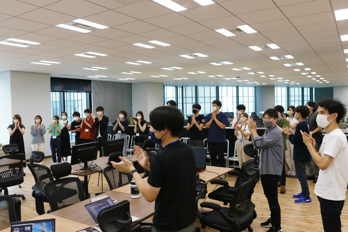称賛は、エン・ジャパンの文化です!企画・開発部門の【達成称賛ランチ】に密着!